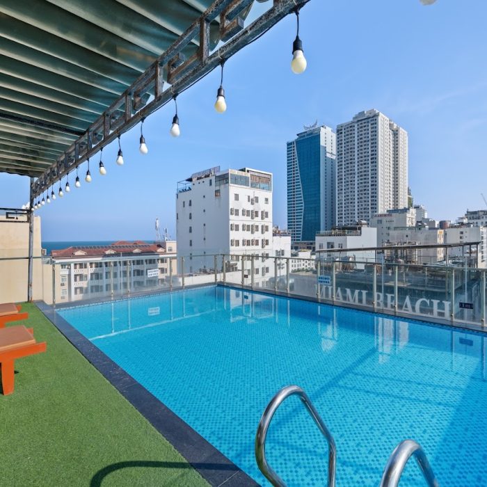 Pool & Restaurant